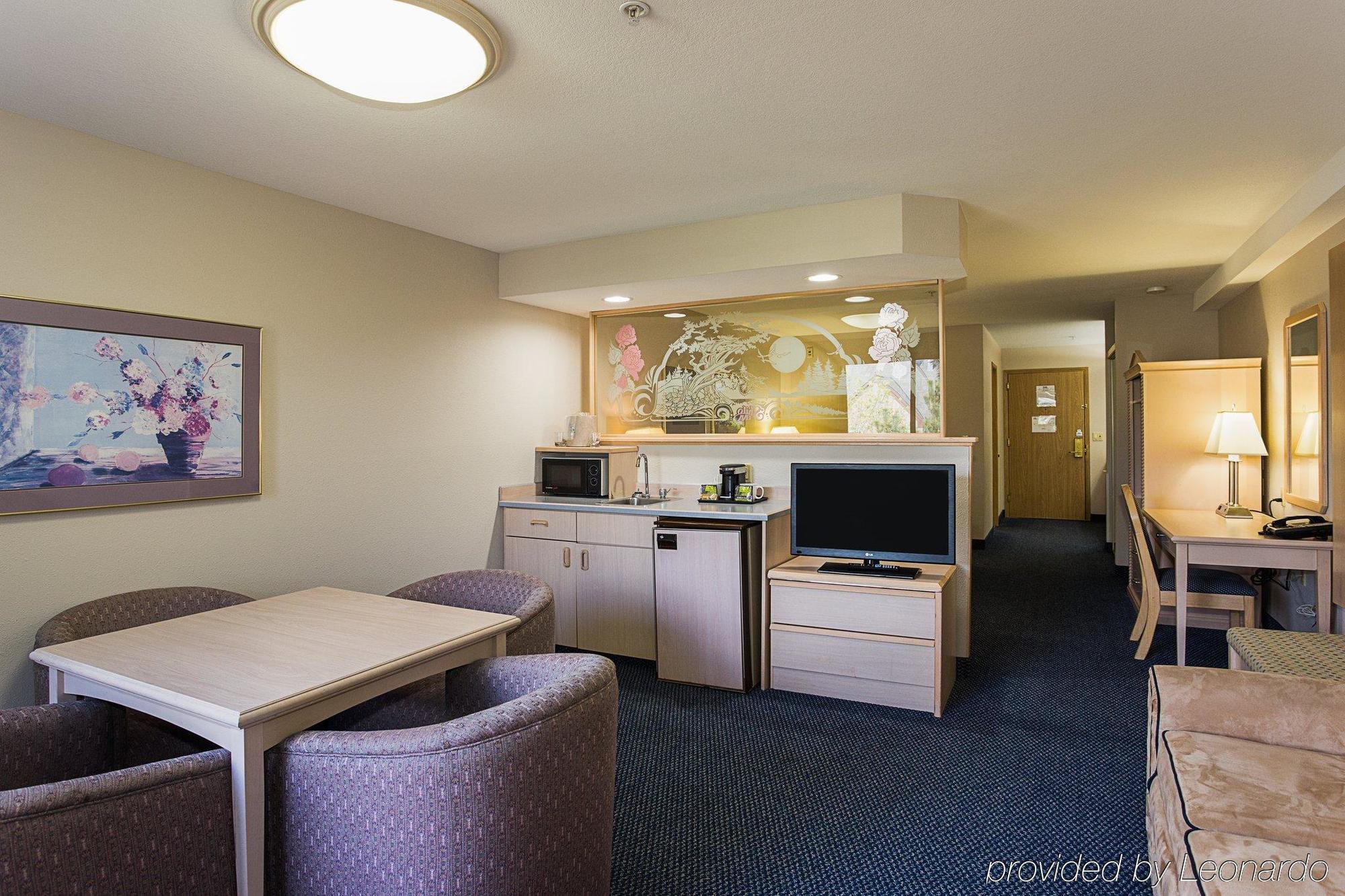 Sojourn Suites Portland Airport Exterior foto